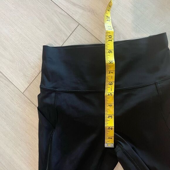 Lululemon women’s crop leggings size 4 - Picture 4 of 7